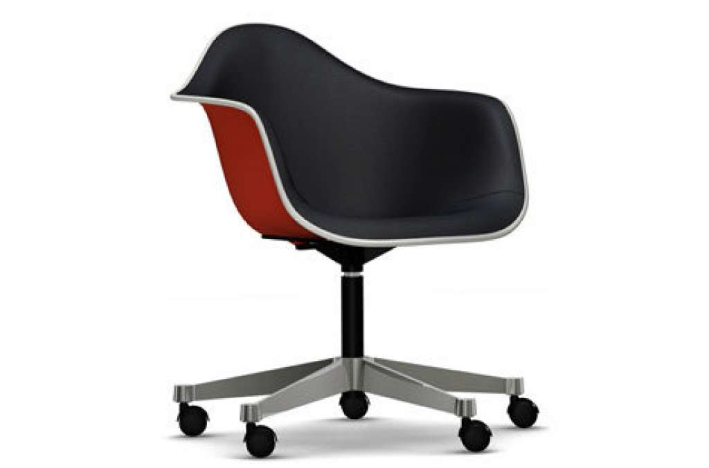Vitra - Eames Plastic Armchair PACC mit Vollpolster - Schale rot, Bezug nero - Keder weiß - indoor