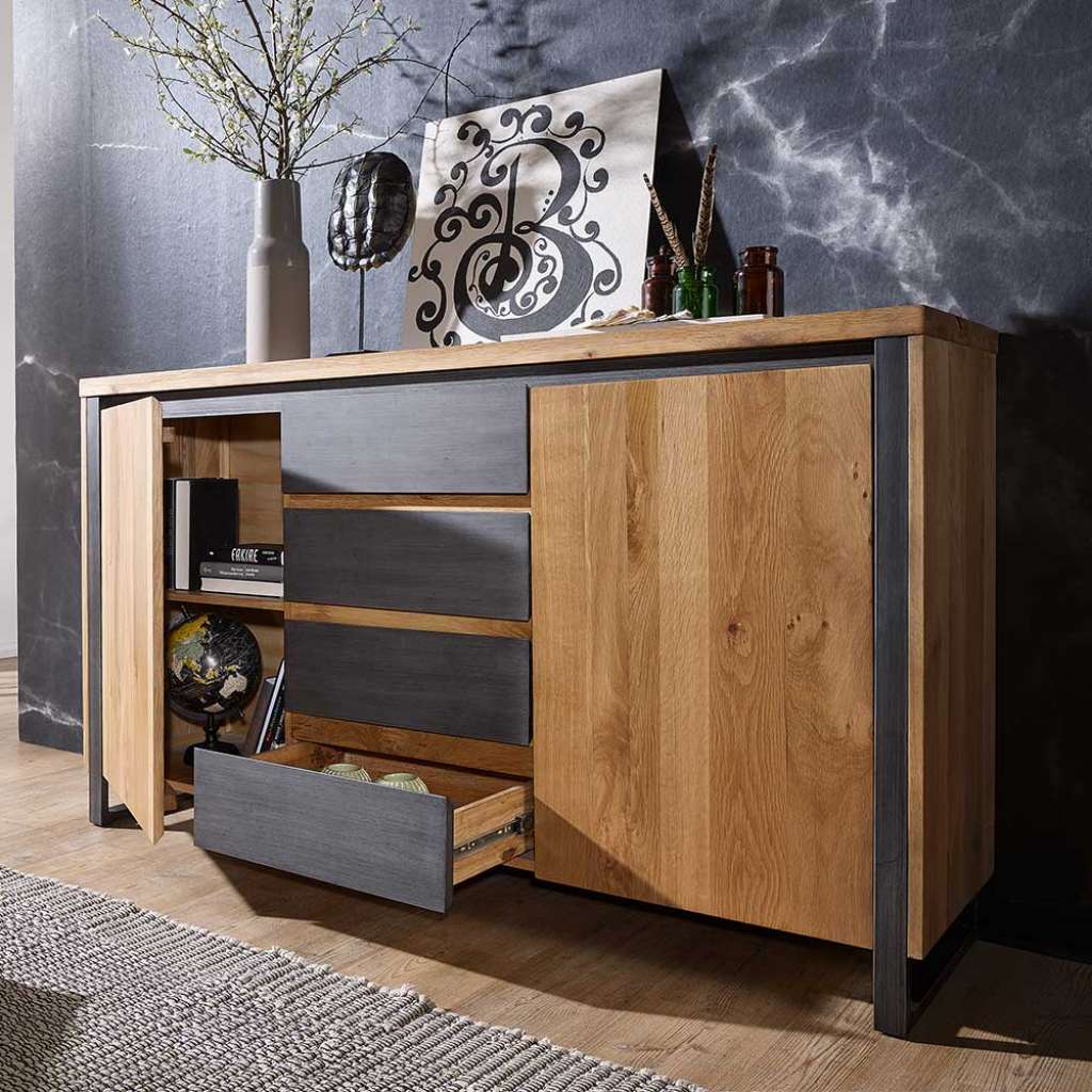Große Kommode aus Wildeiche Massivholz und Metall 160 cm breit