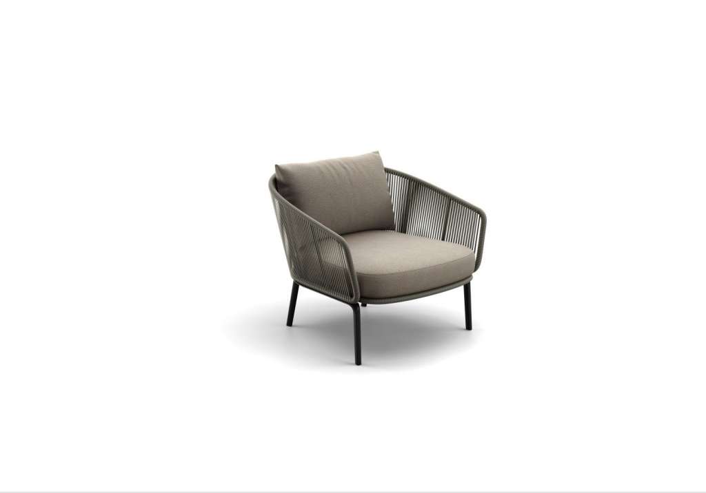 Rilly Sessel - Black Pepper - Fiber Taupe Touch - Kvadrat Patio 220.675 - mit Standard-Outdoorkissen - outdoor