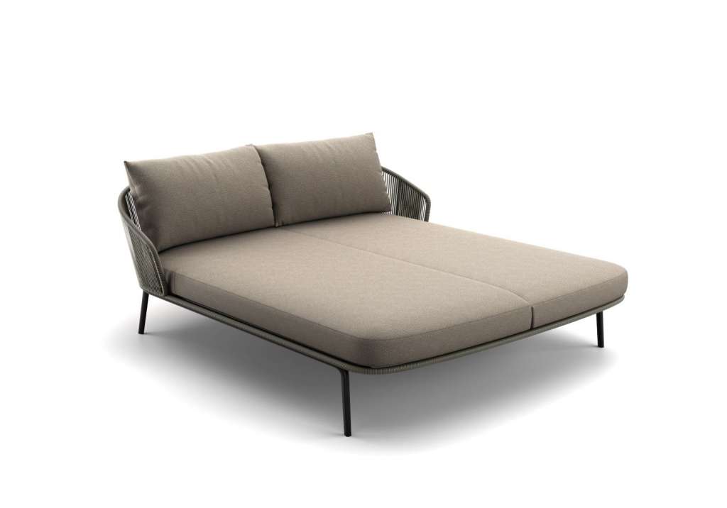Rilly Doppel-Daybed - Black Pepper - Fiber Taupe Touch - Kvadrat Patio 220.675 - mit Standard-Outdoorkissen - outdoor