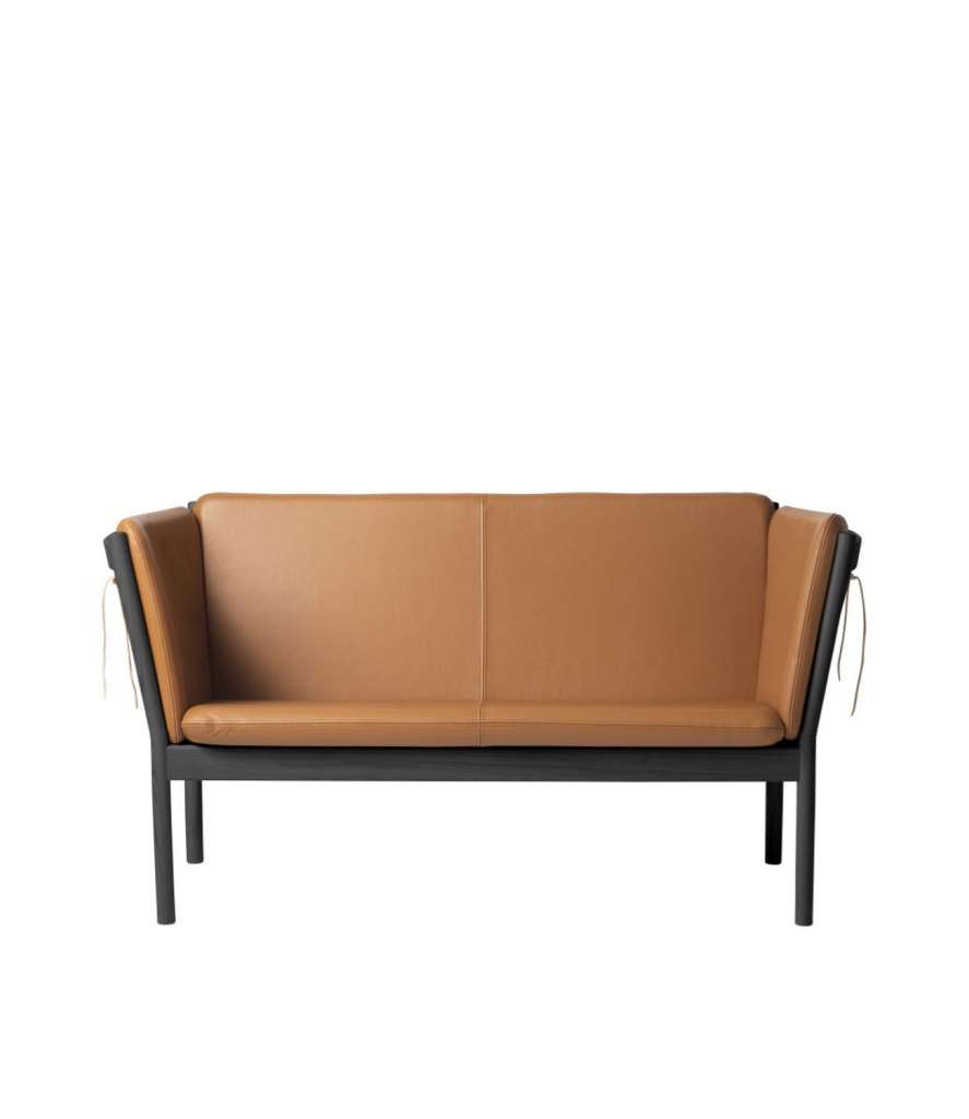 FDB Møbler - J148 Sofa - 2 Sitzer - Eiche schwarz - cognac - indoor