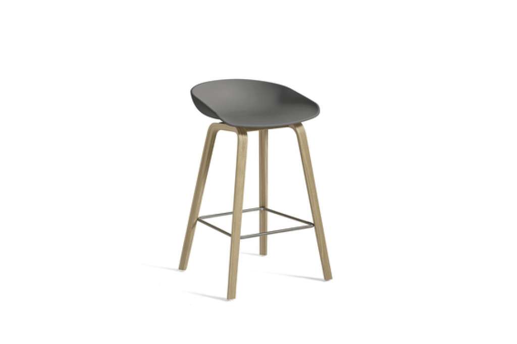 HAY - About a Stool AAS 32 - grau - 85 cm - waterbased laque - Fußbank schwarz - indoor