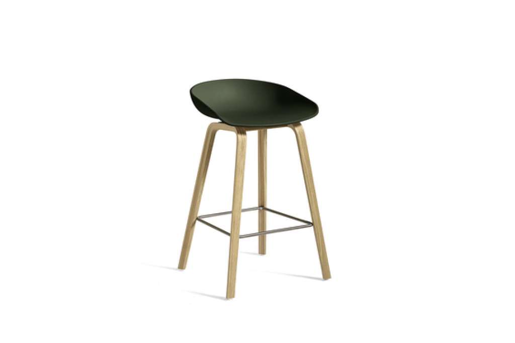 HAY - About a Stool AAS 32 - green - 85 cm - waterbased laque - Fußbank schwarz - indoor