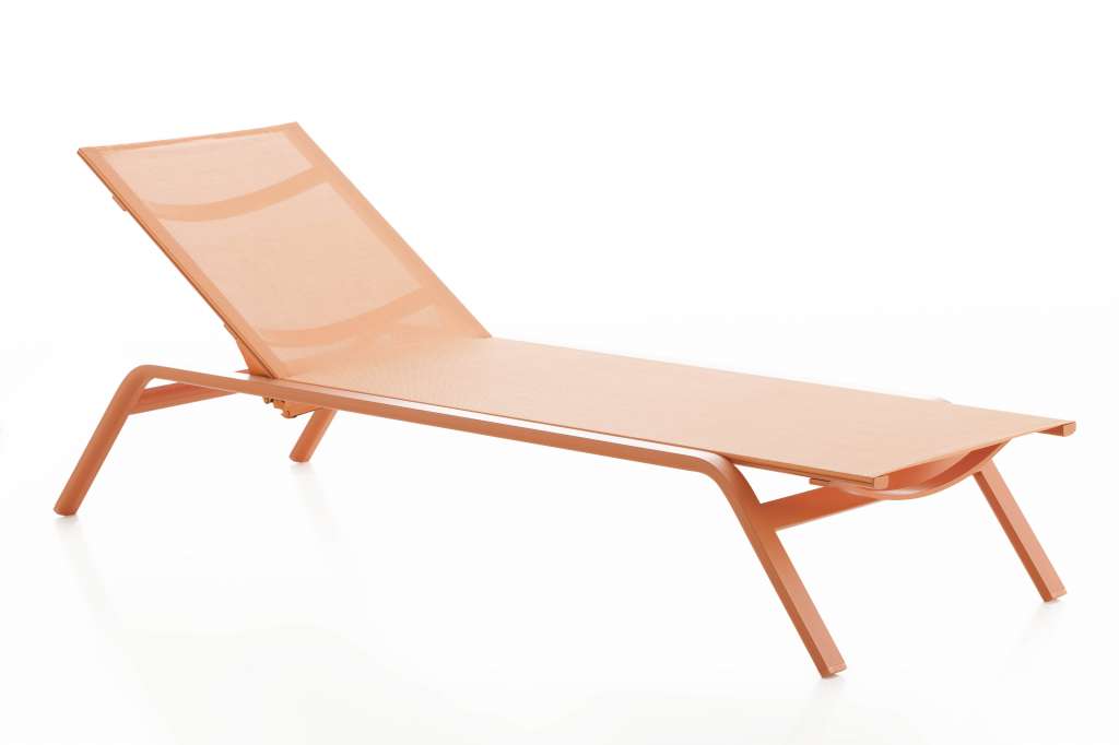 Gandia Blasco - Stack Liegestuhl - Gestell koralle - camel - outdoor