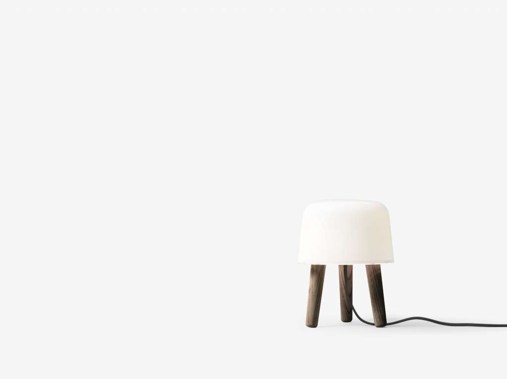 andTRADITION - Milk NA1 - Tischleuchte - Smoked Oiled Ash - indoor