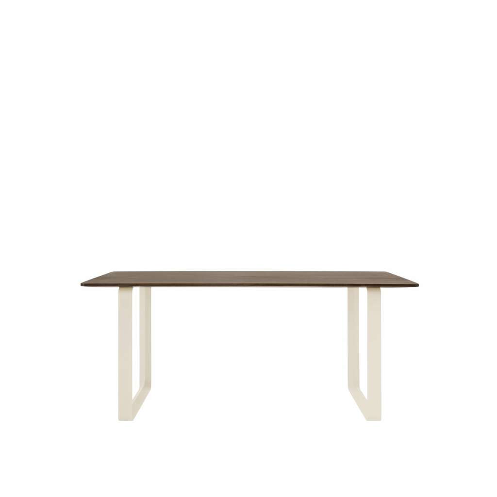 Muuto - 70/70 Tisch S - solid smoked oak - Gestell sand