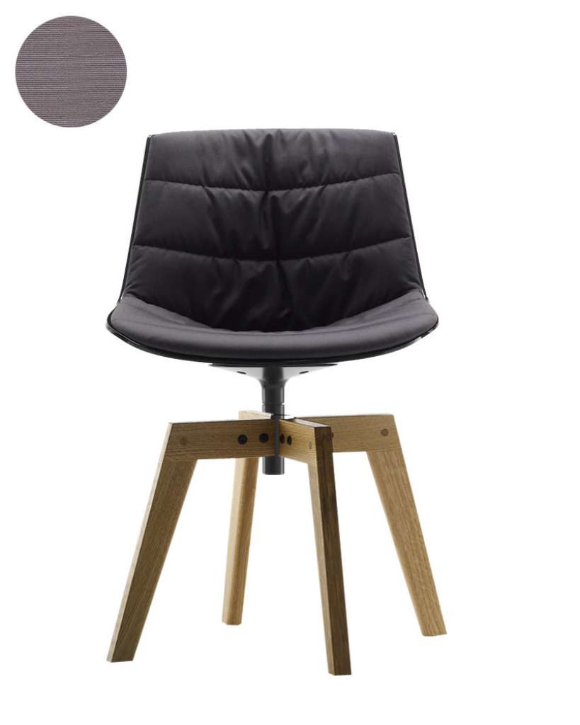 MDF Italia - Flow Drehstuhl gepolstert - Manila 254 aubergine - Schale schwarz - Gestell Eiche natur - indoor