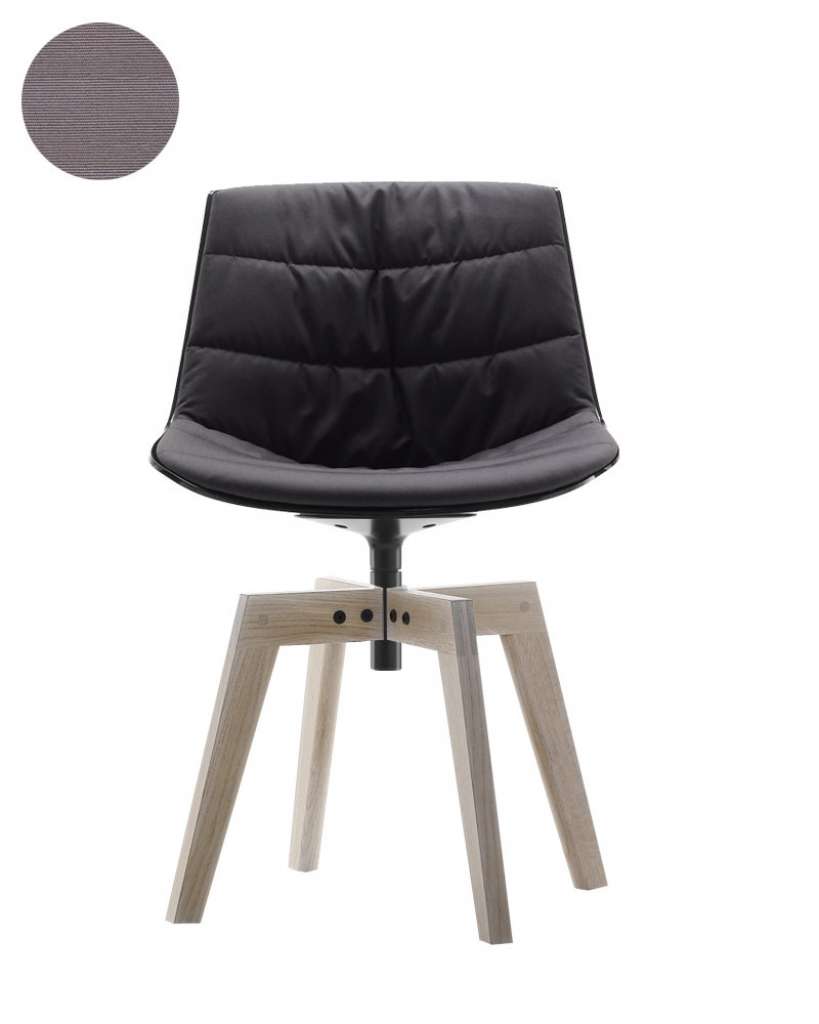 MDF Italia - Flow Drehstuhl gepolstert - Manila 254 aubergine - Schale schwarz - Gestell Bleicheiche - indoor
