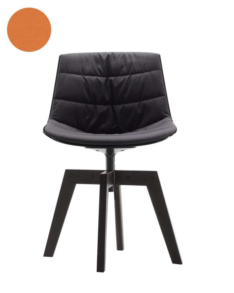 MDF Italia - Flow Drehstuhl gepolstert - Manila 564 orange - Schale schwarz - Gestell Brauneiche - indoor