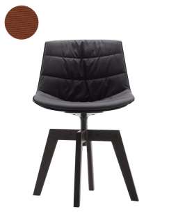 MDF Italia - Flow Drehstuhl gepolstert - Manila 464 cognac - Schale schwarz - Gestell Brauneiche - indoor