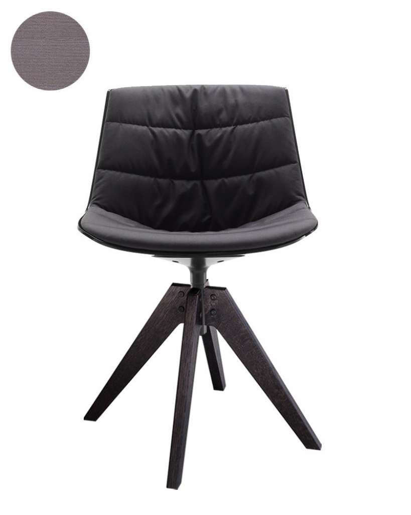 MDF Italia - Flow VN Drehstuhl gepolstert - Manila 254 aubergine - Schale schwarz - Gestell Brauneiche - indoor