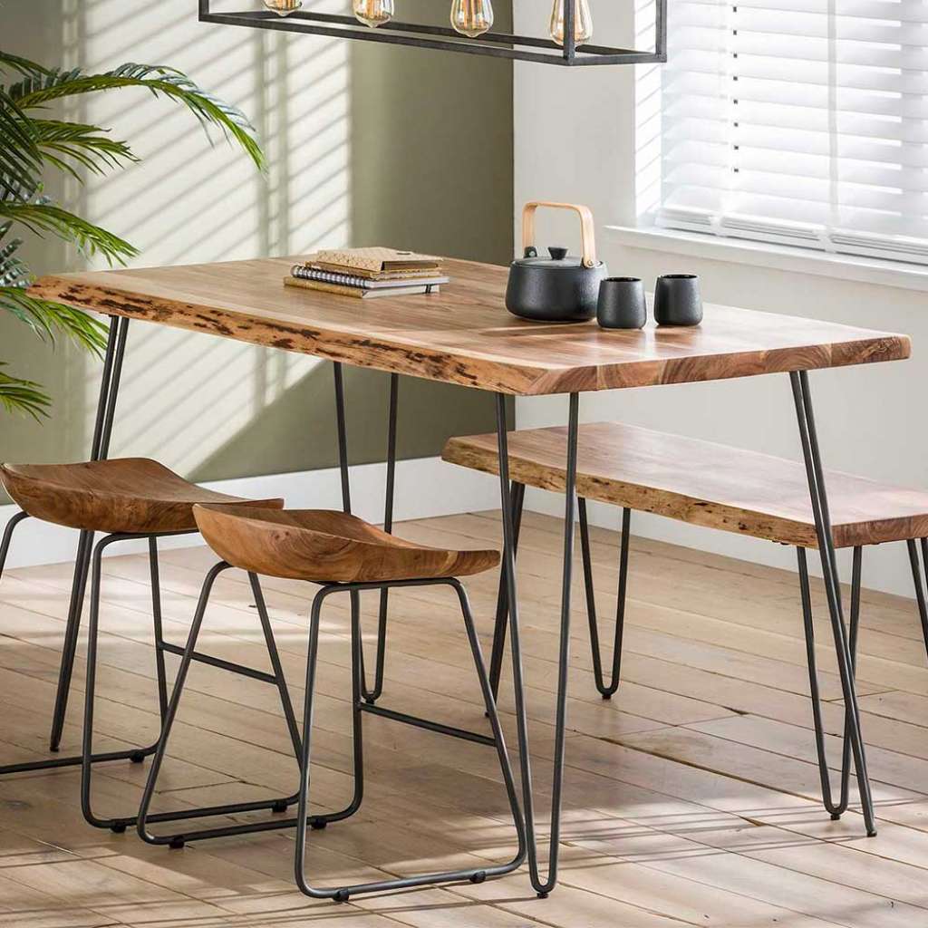 Esszimmertisch aus Akazie Massivholz und Stahl 130 cm breit