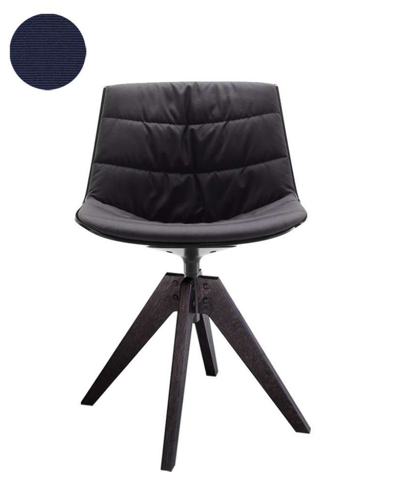 MDF Italia - Flow VN Drehstuhl gepolstert - Manila 713 dunkelblau - Schale weiß - Gestell Brauneiche - indoor