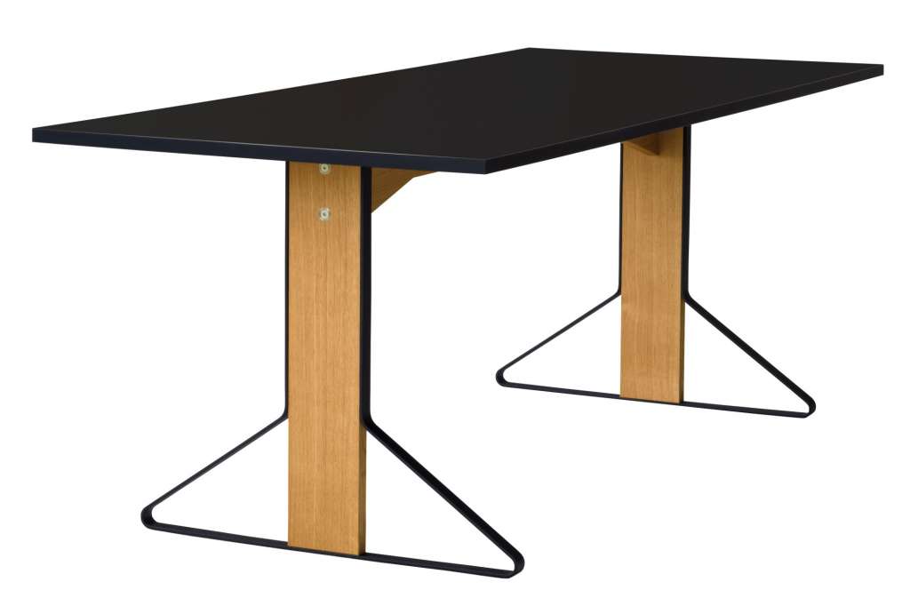Artek - Kaari Esstisch groß - HPL hochglanz schwarz - Gestell Naturholz mit Schutzlack - indoor
