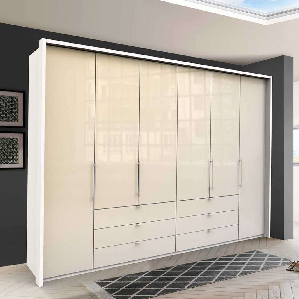 Kleiderschrank in Cremefarben und Weiß Falttüren