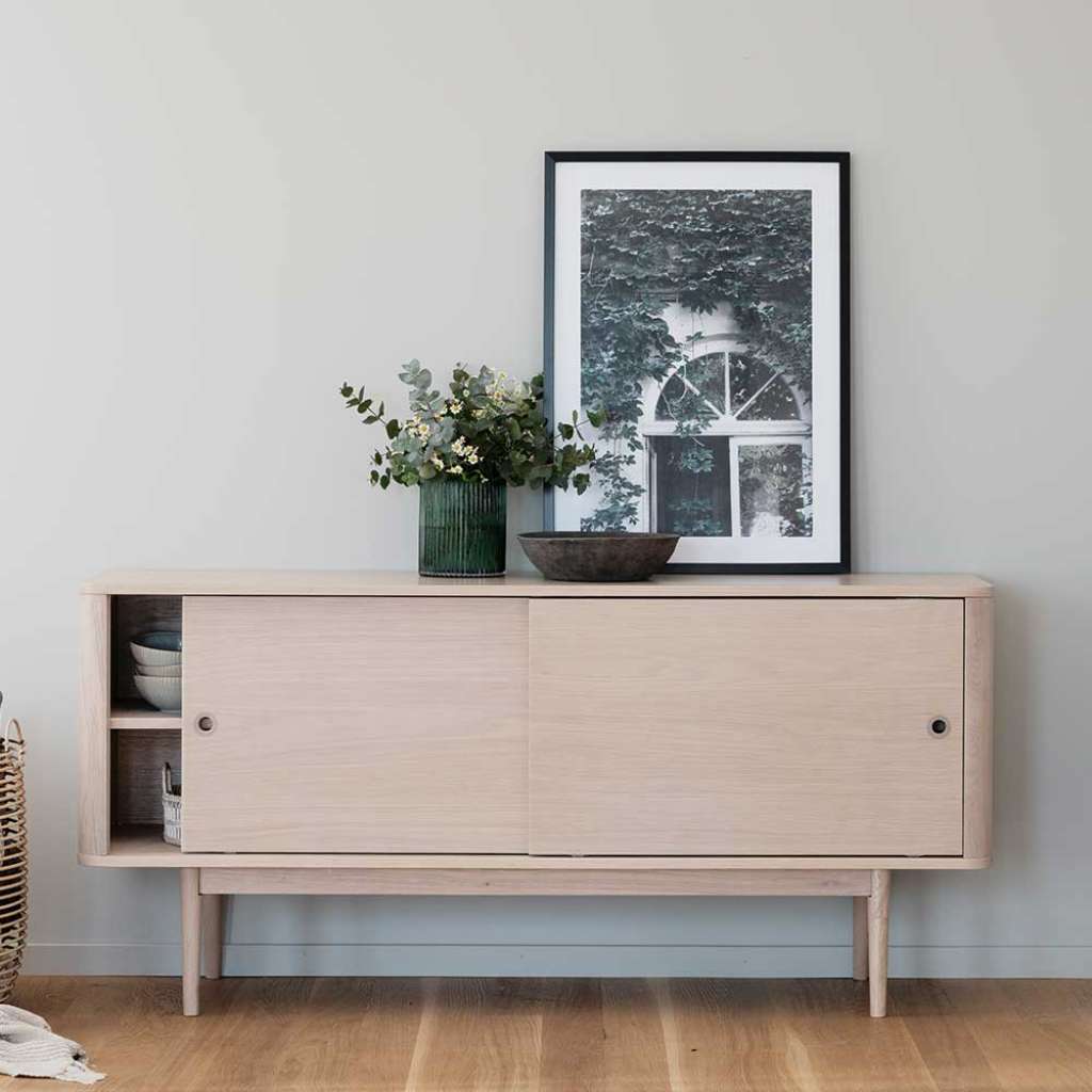 Skandi Design Sideboard in Holz White Wash zwei Schiebetüren