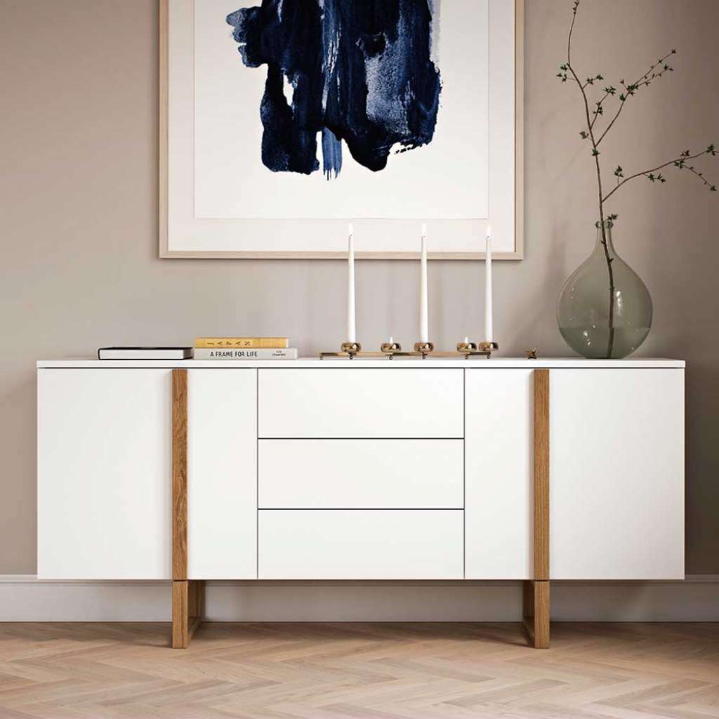 Teilmassive Esszimmer Kommode in Weiß und Eichefarben Skandi Design