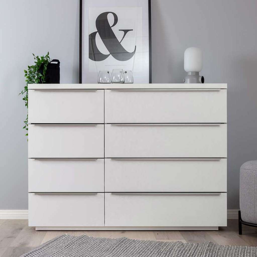 Weiße Kommode mit acht Schubladen 130 cm breit