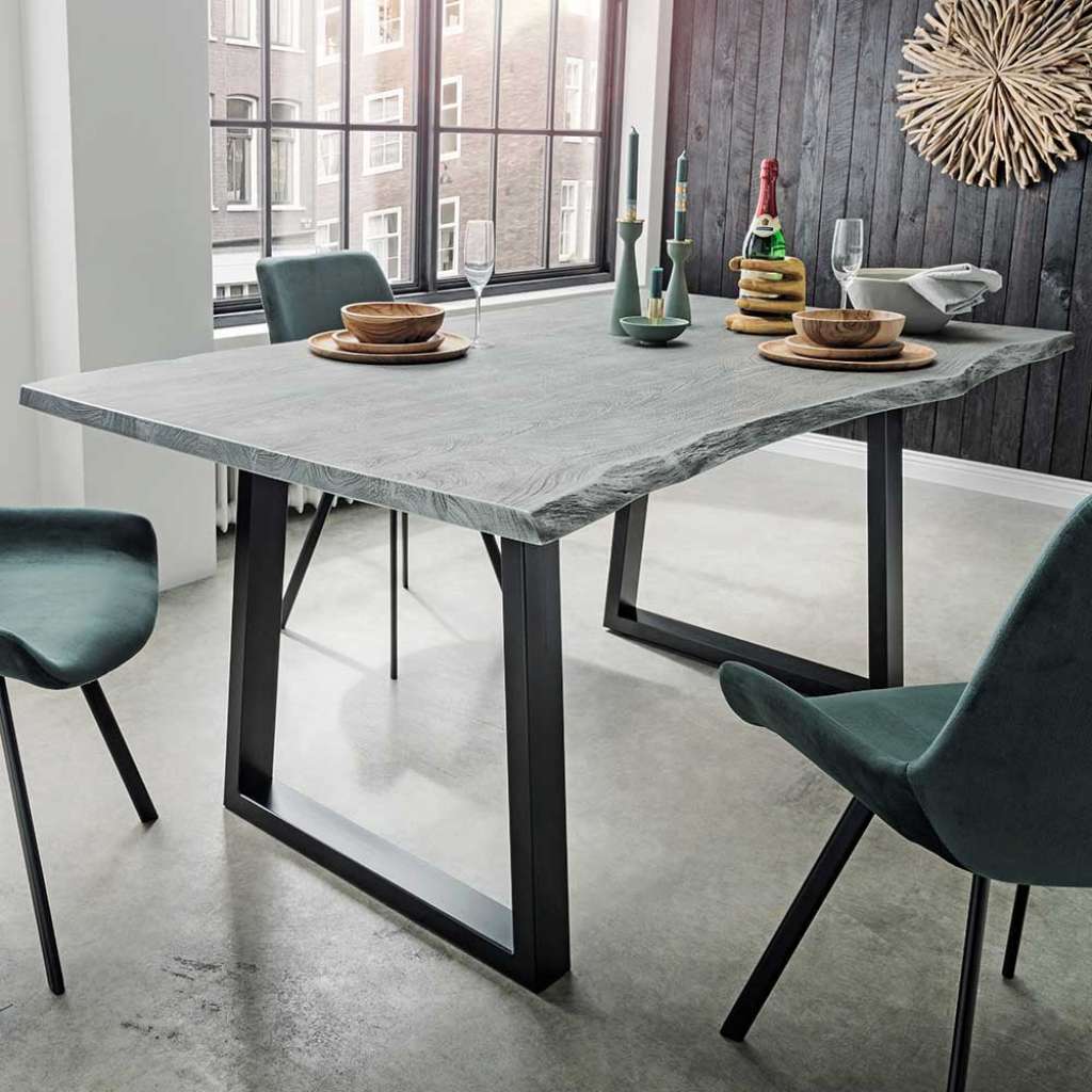 Esszimmer Tisch mit Massivholz Baumkante Holz Grey Wash