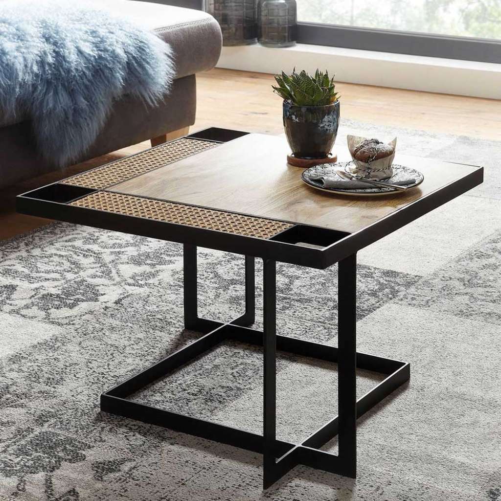 Salontisch aus Mangobaum Massivholz und Rattan schwarzem Bügelgestell