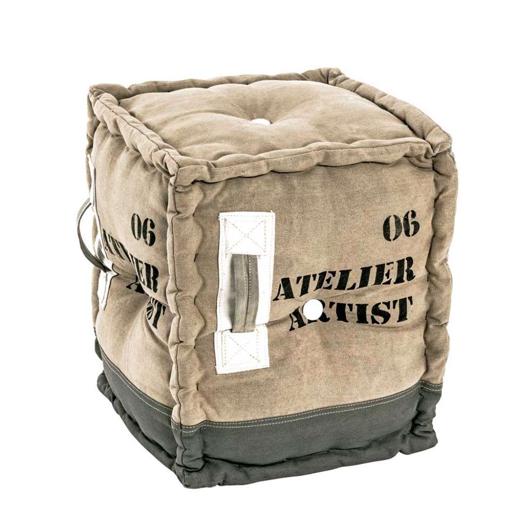 Polsterhocker in Beige und Grau Buchstaben Print