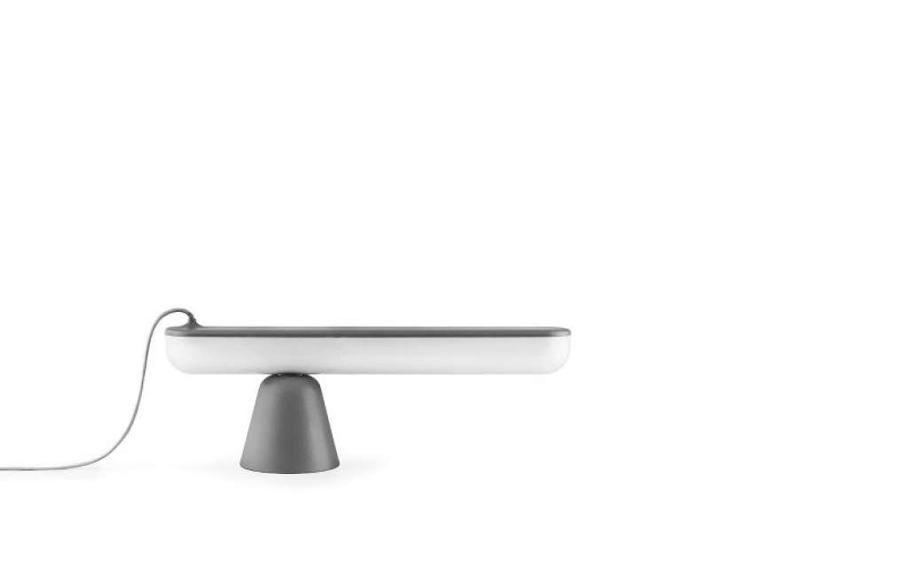 Normann Copenhagen - Acrobat Tischleuchte - grau - indoor