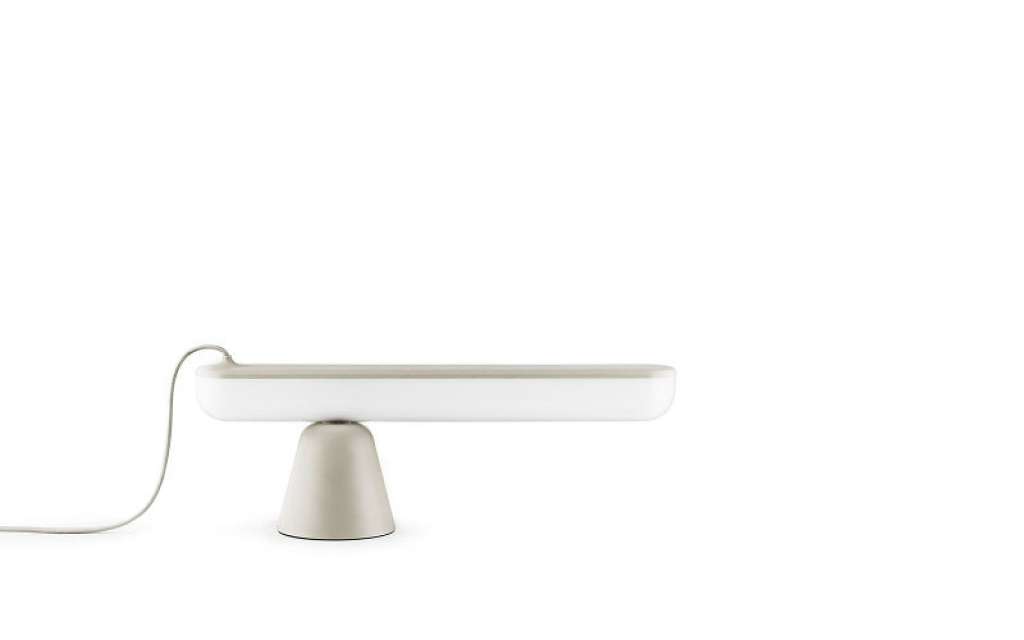 Normann Copenhagen - Acrobat Tischleuchte - sand - indoor
