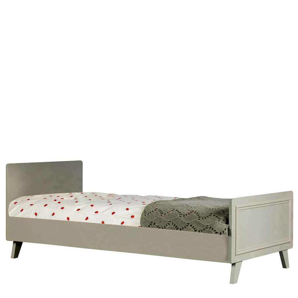 Kinder und Jugendbett aus Kiefer Massivholz Schlammfarben lackiert