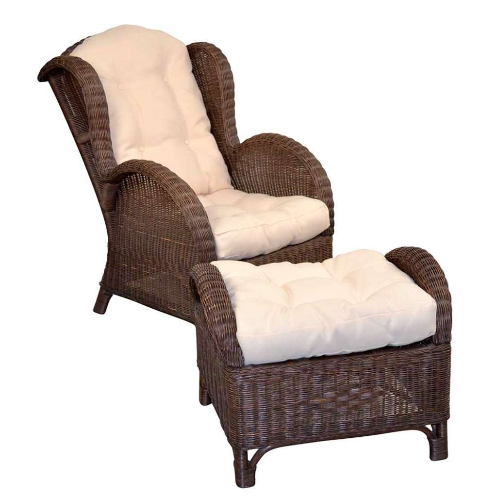 Brauner Rattan Sessel mit Polsterauflagen Fußhocker (zweiteilig)