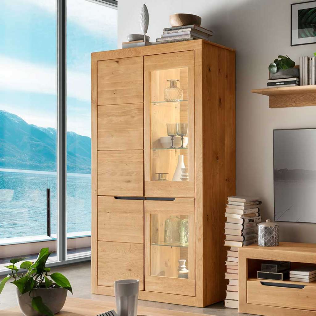 Schrankwand Vitrine aus Wildeiche Massivholz montiert