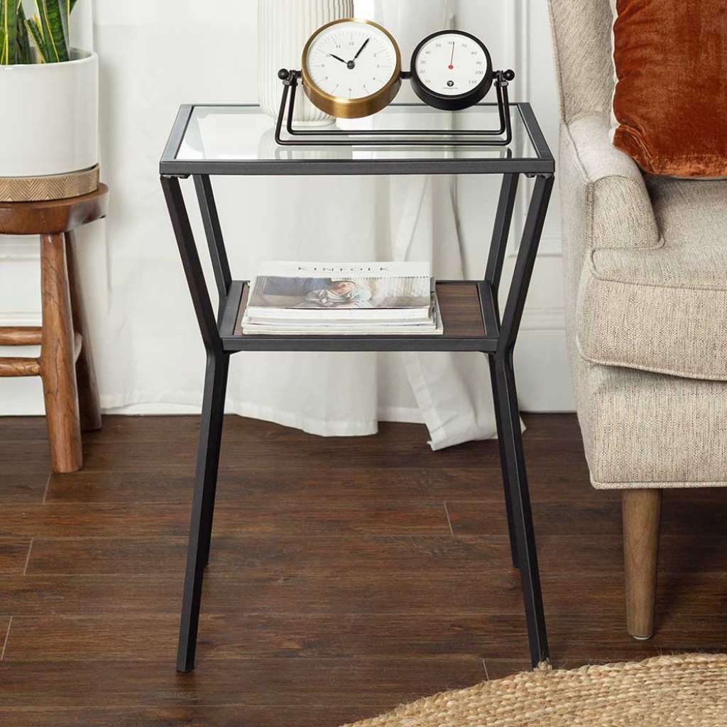 Moderner Beistelltisch mit quadratischer Tischplatte Glas