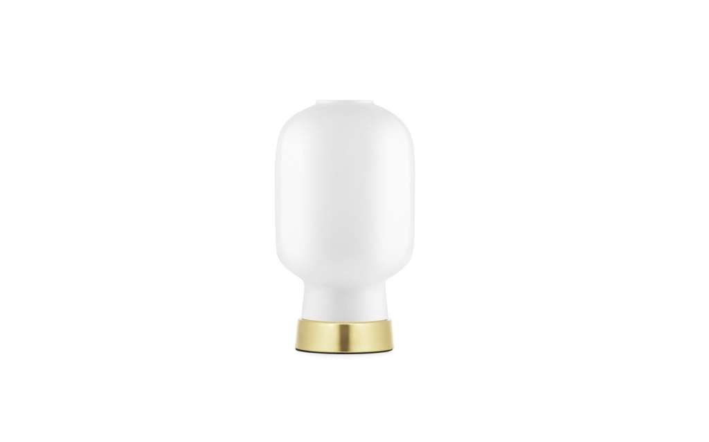 Normann Copenhagen - Amp brass Tischleuchte - white/brass - indoor
