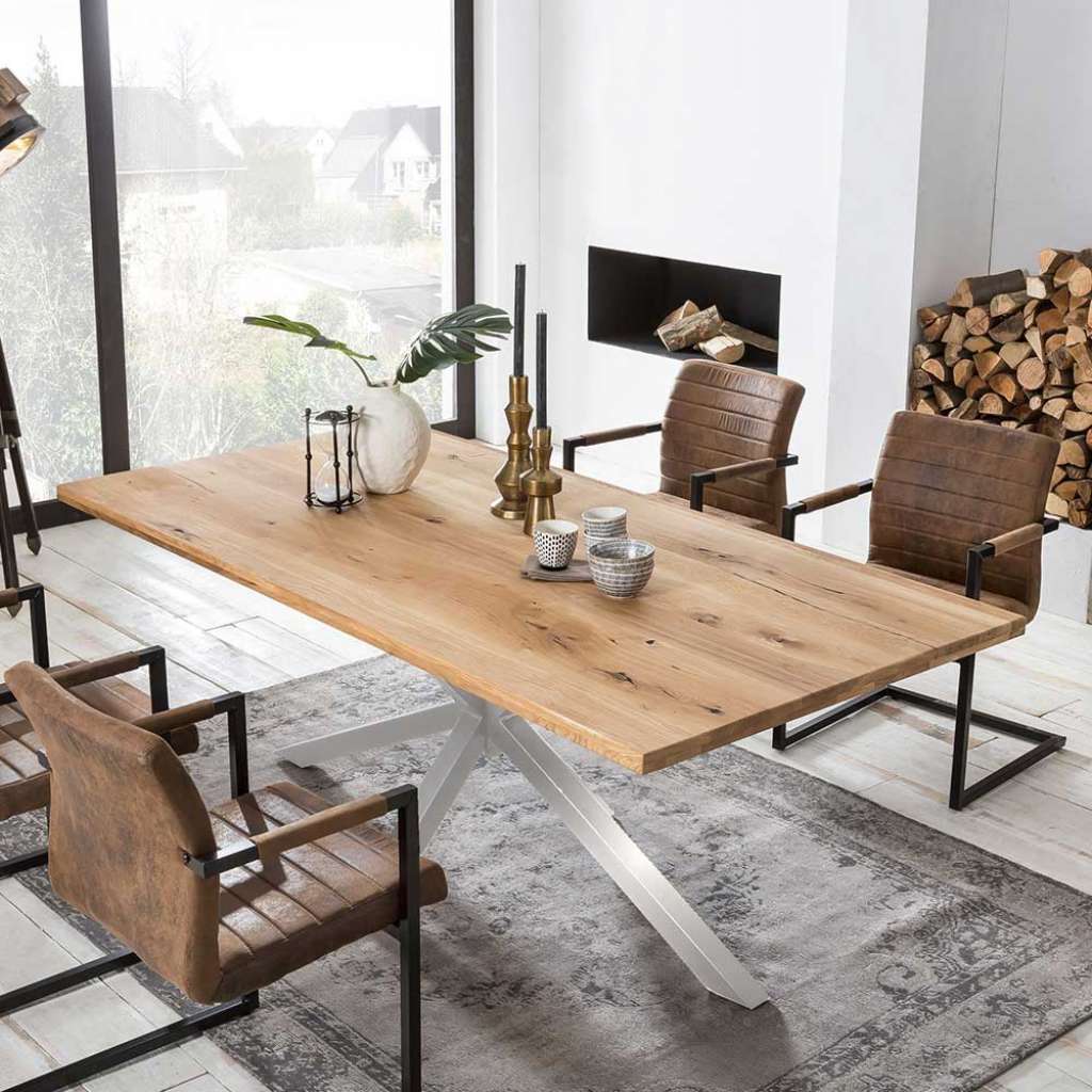 Holzesstisch mit Spider Gestell Altsilberfarben