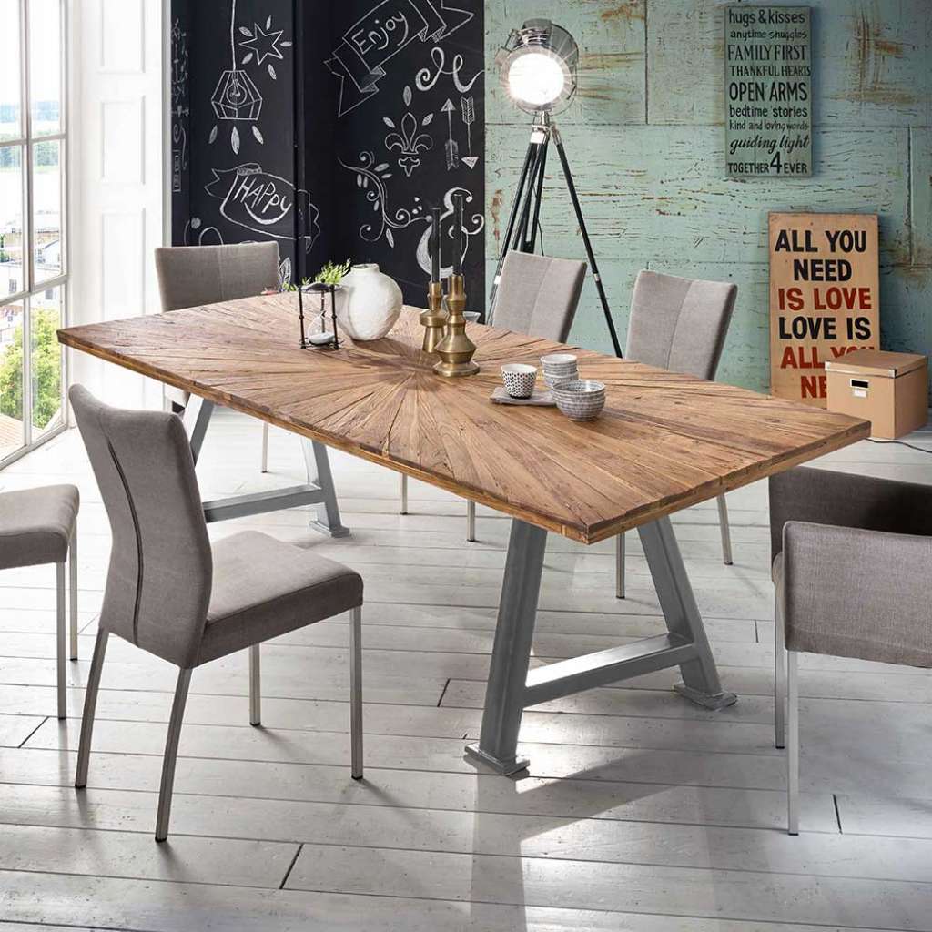 Echtholzesstisch aus Recyclingholz Eisen