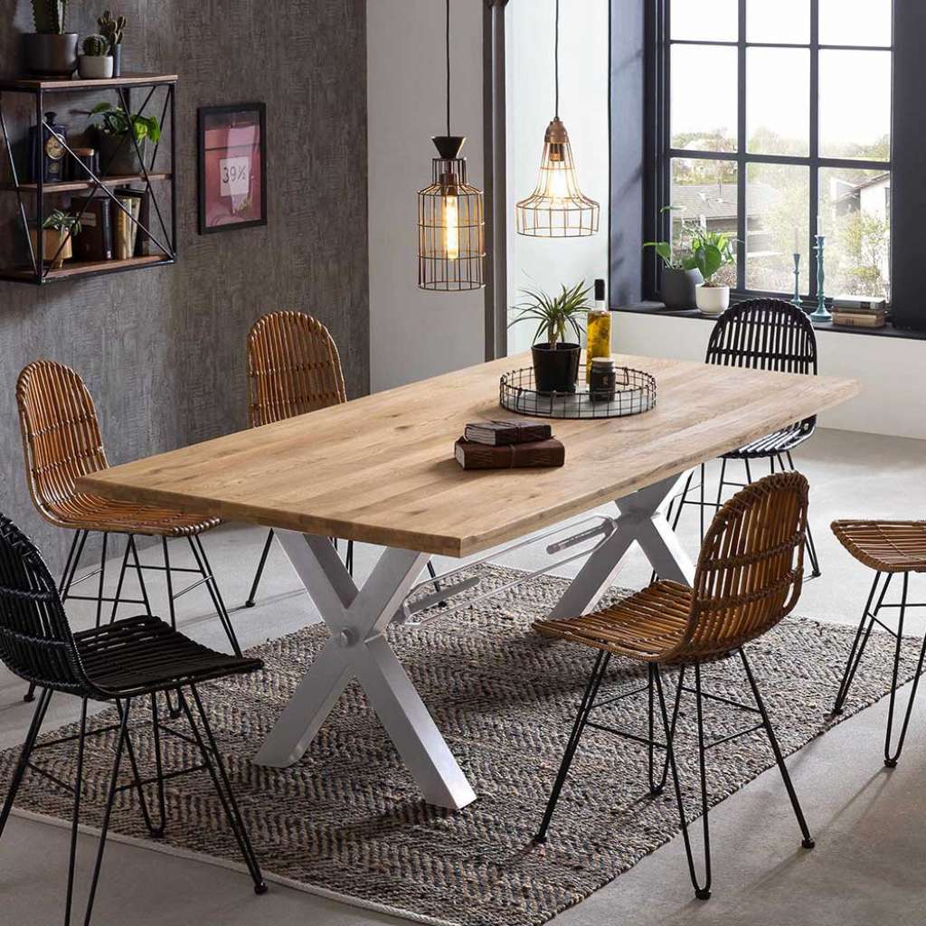 Esszimmer Tisch aus Wildeiche Massivholz Metall X-Füßen