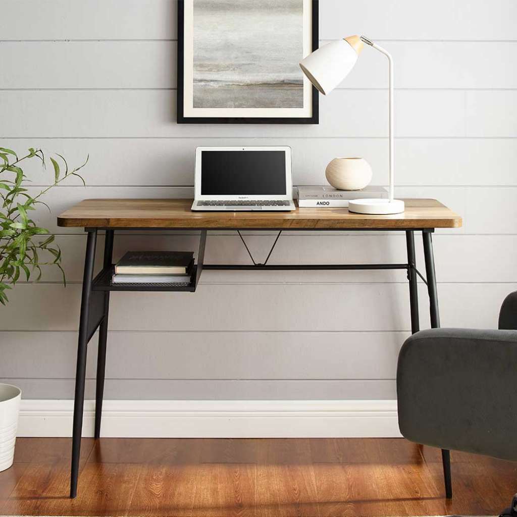 Laptopschreibtisch im Industry und Loft Stil Kabeldurchlass