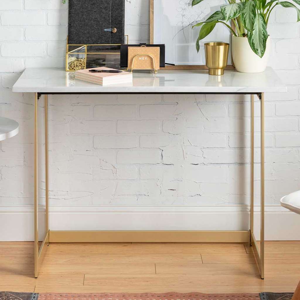 Designschreibtisch in Weiß Marmoroptik Metallgestell Golden
