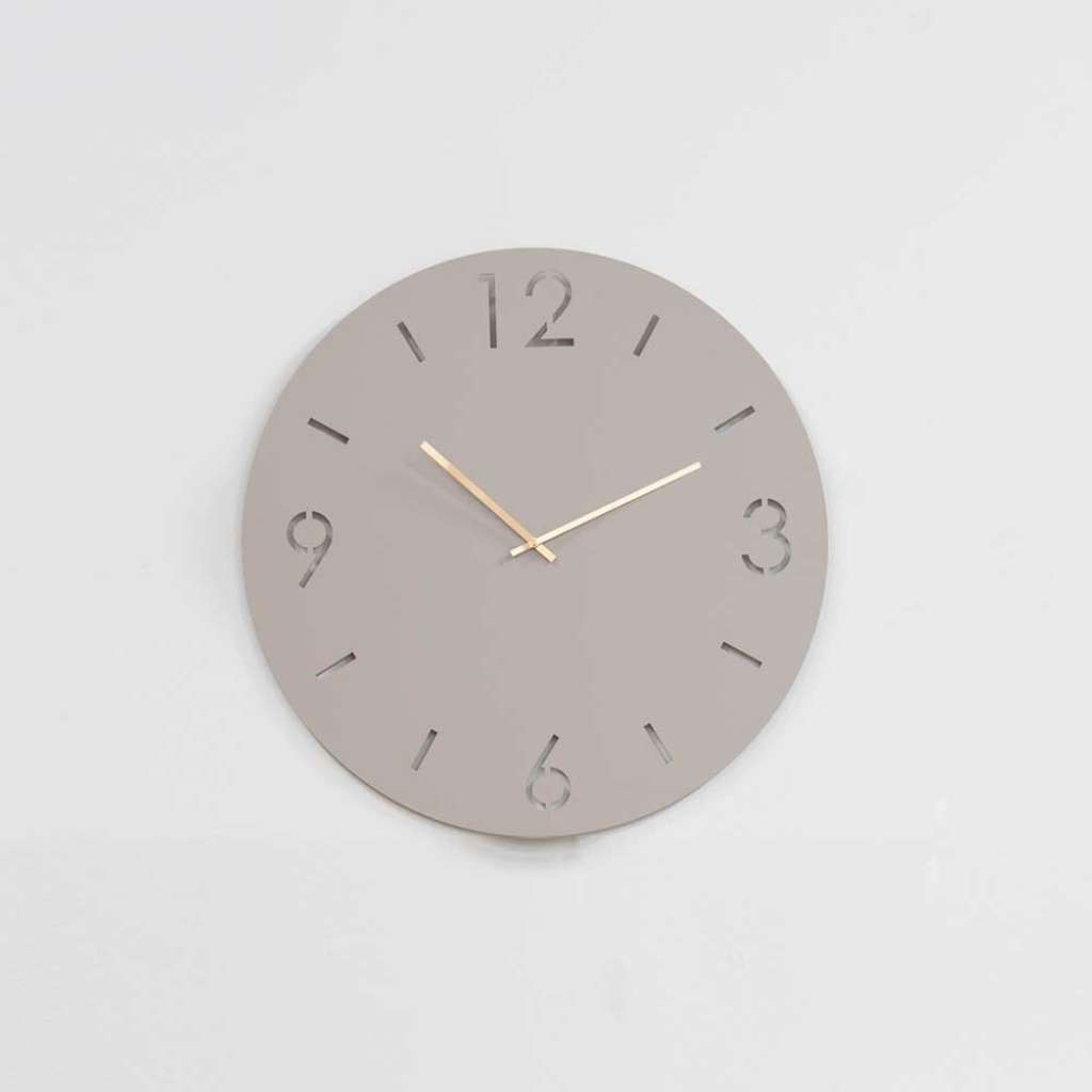 Runde Wanduhr aus Metall Skandi Design