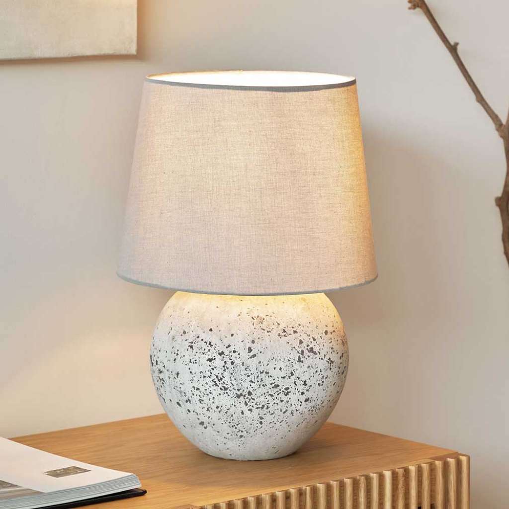 Skandi Keramik Tischlampe in Hellgrau 43 cm hoch 30 cm breit