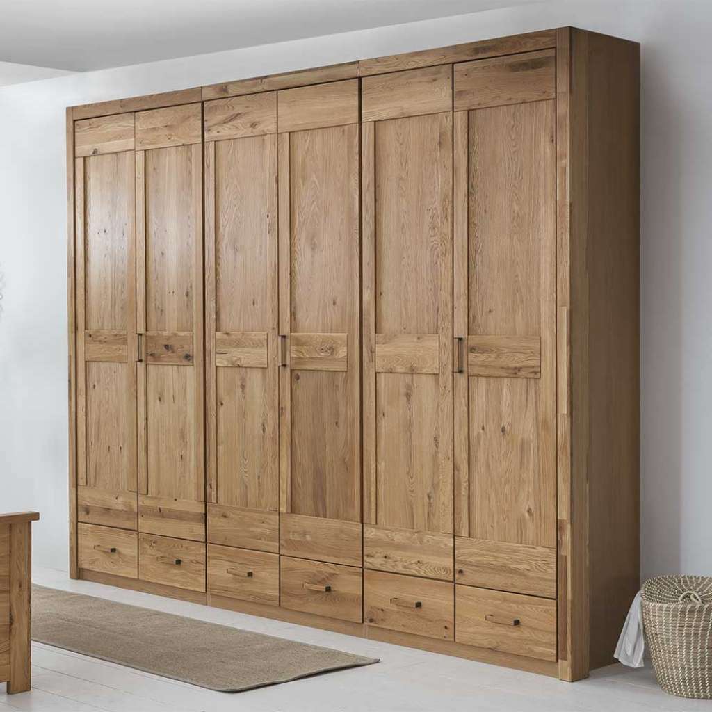 Teilmassiver Schlafzimmerschrank in Asteichefarben Landhausstil