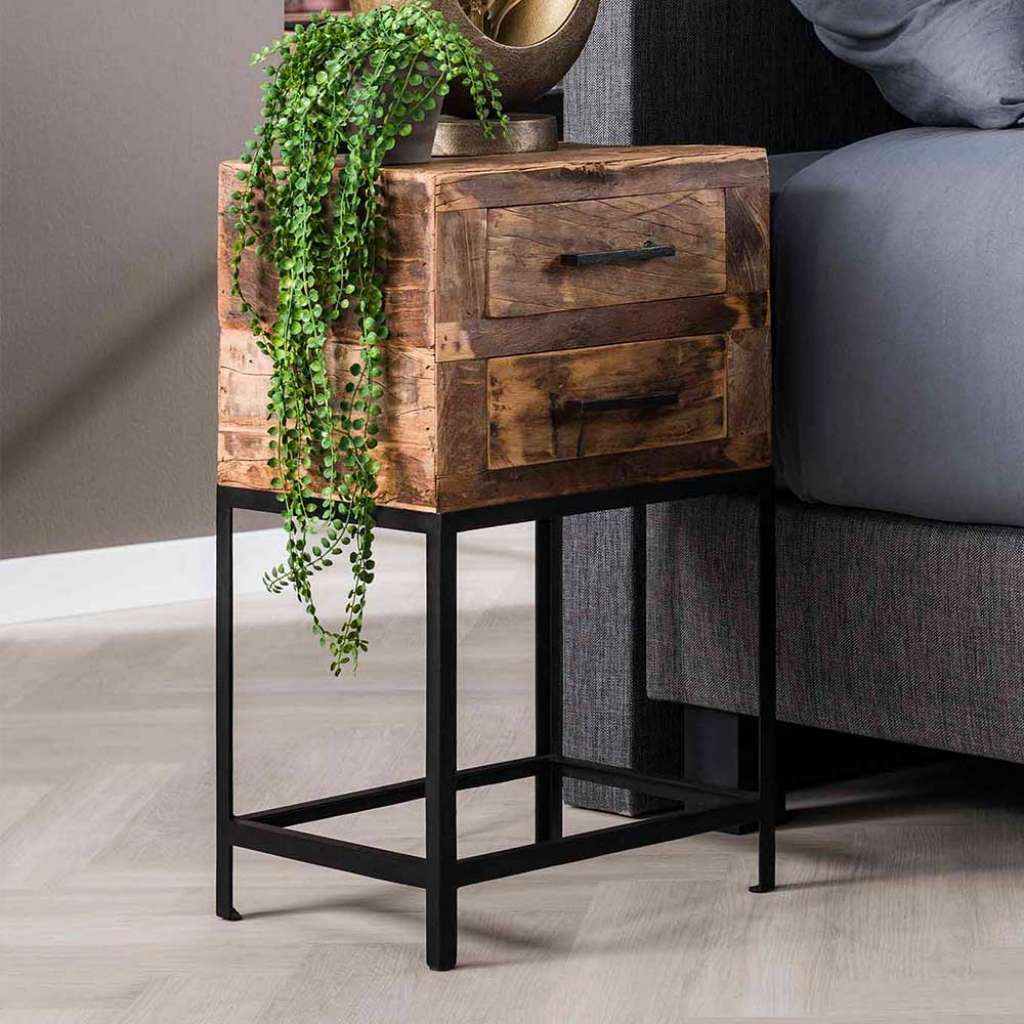 Industrial Nachtkonsole aus Recyclingholz Vierfußgestell aus Metall