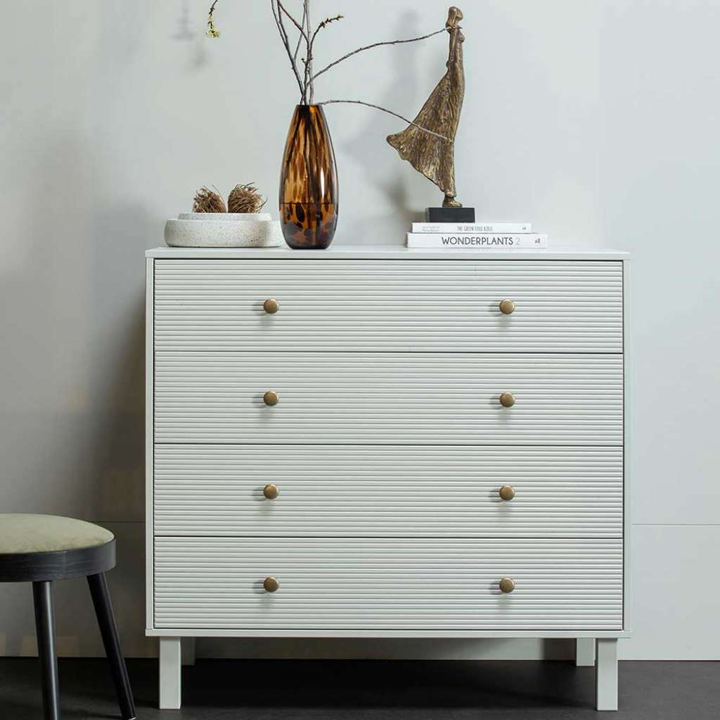 Graue Wäschekommode im Skandi Design vier Schubladen