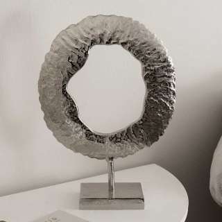Deko Skulptur aus Metall in modernem Design Silberfarben