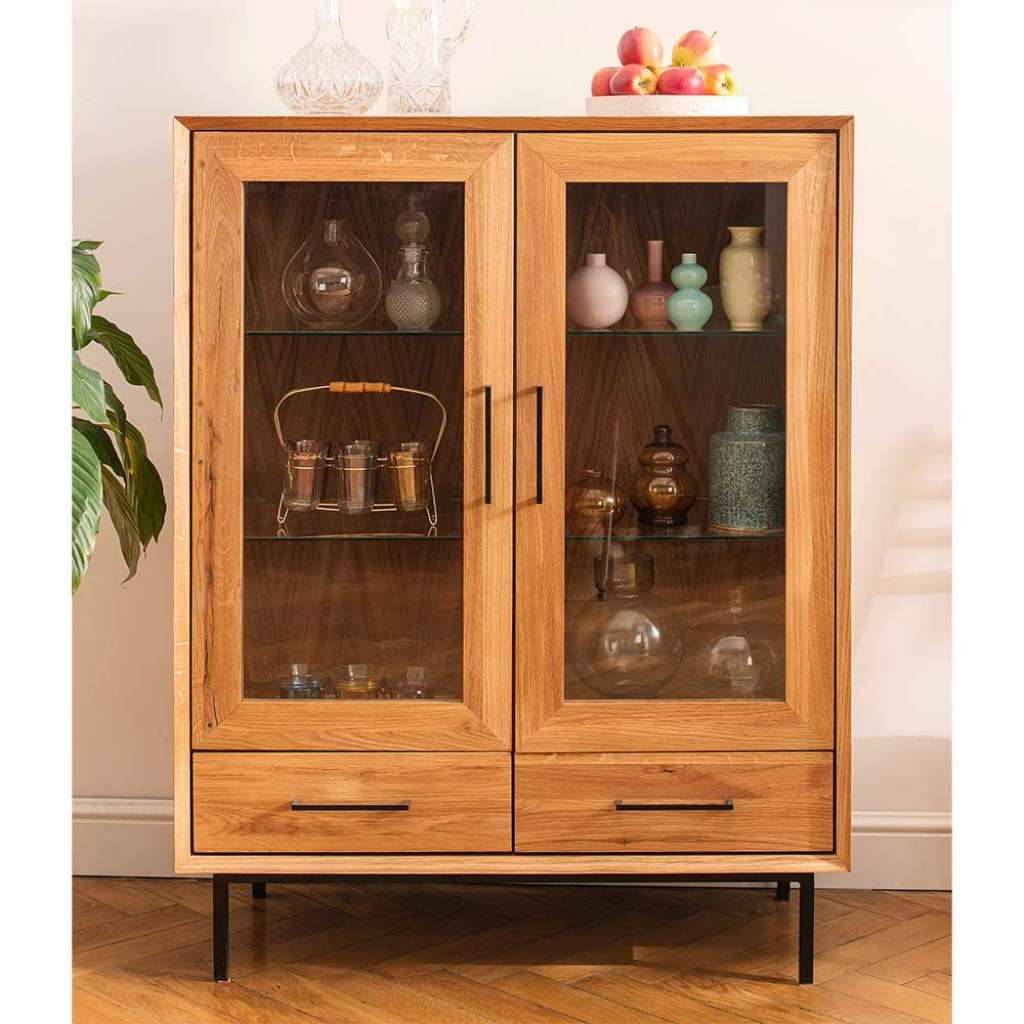 Wohnzimmer Vitrinenschrank massiv aus Wildeiche zwei Schubladen
