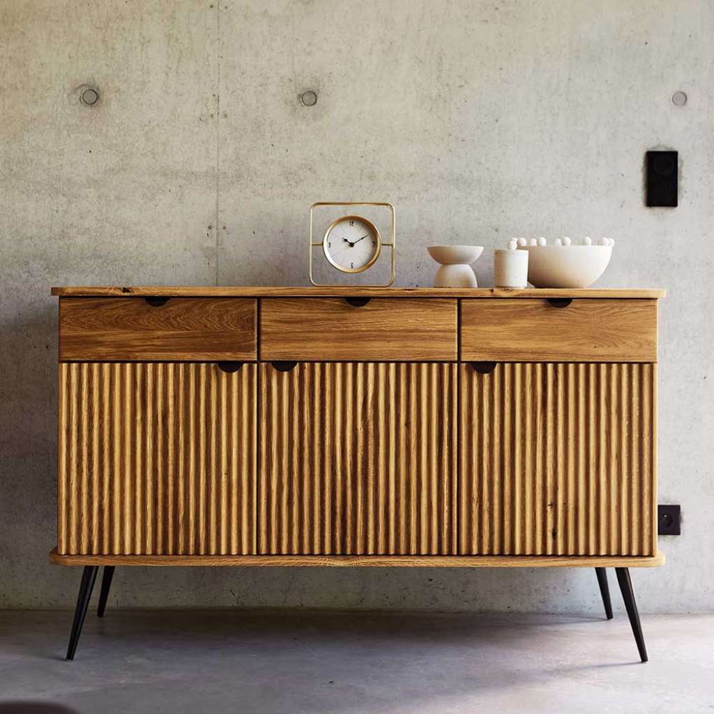 Esszimmersideboard massiv Wildeiche mit drei Schubladen Soft Close