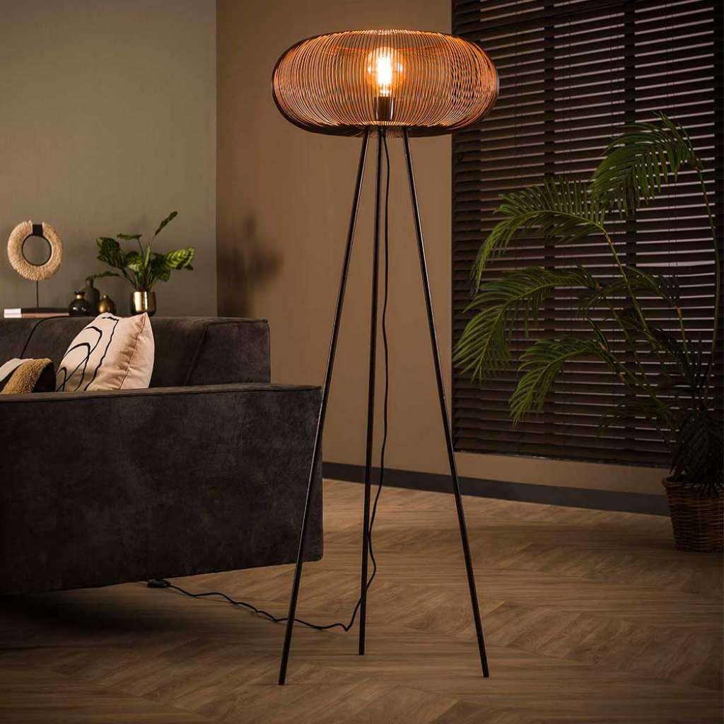 Stehlampe aus Metall in Schwarz Nickel 140 cm hoch