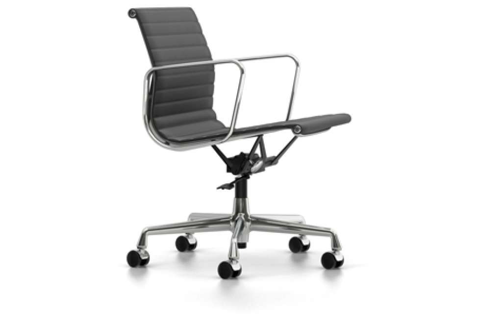 Vitra - Aluminium Chair EA 117, Untergestell verchromt, weiche Rollen für harte Böden - Hopsak - 05 dunkelgrau - indoor