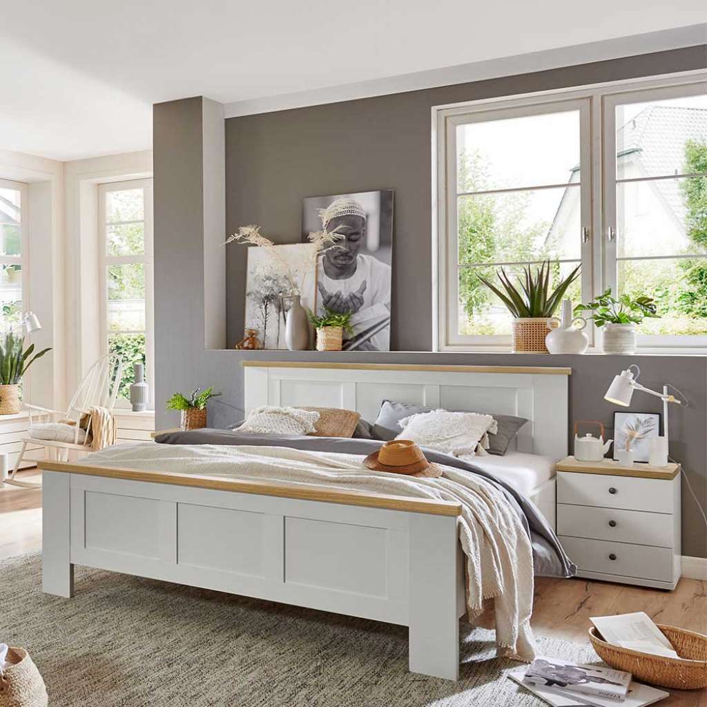 Grosse Betten im Landhausstil Weiß und Eiche Bianco