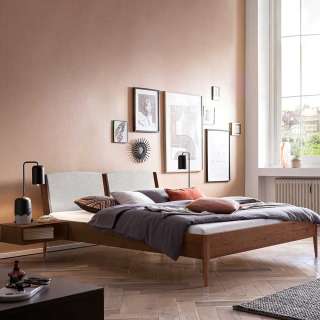 140x200 Bett aus Nussbaum in modernem Design 82 cm Kopfteil