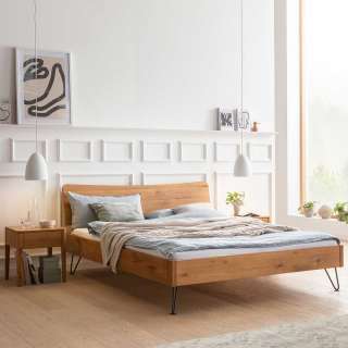 Wildeiche Natur Bett in modernem Design Vierfußgestell aus Metall
